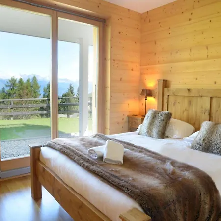 Tranquil With Balcony Chalet *