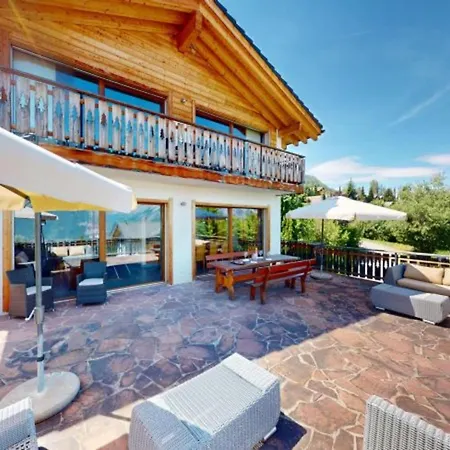 Chalet Tranquil With Balcony